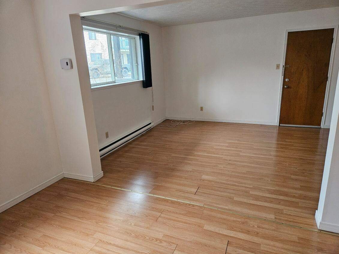 1 CH - 1 SDB - Windsor - $875 /mo | 3215953
