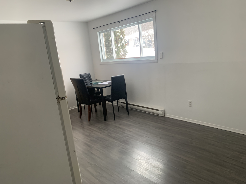 ,Apt1CH.chau.écl.poêl/frigo.statt. | 3215987