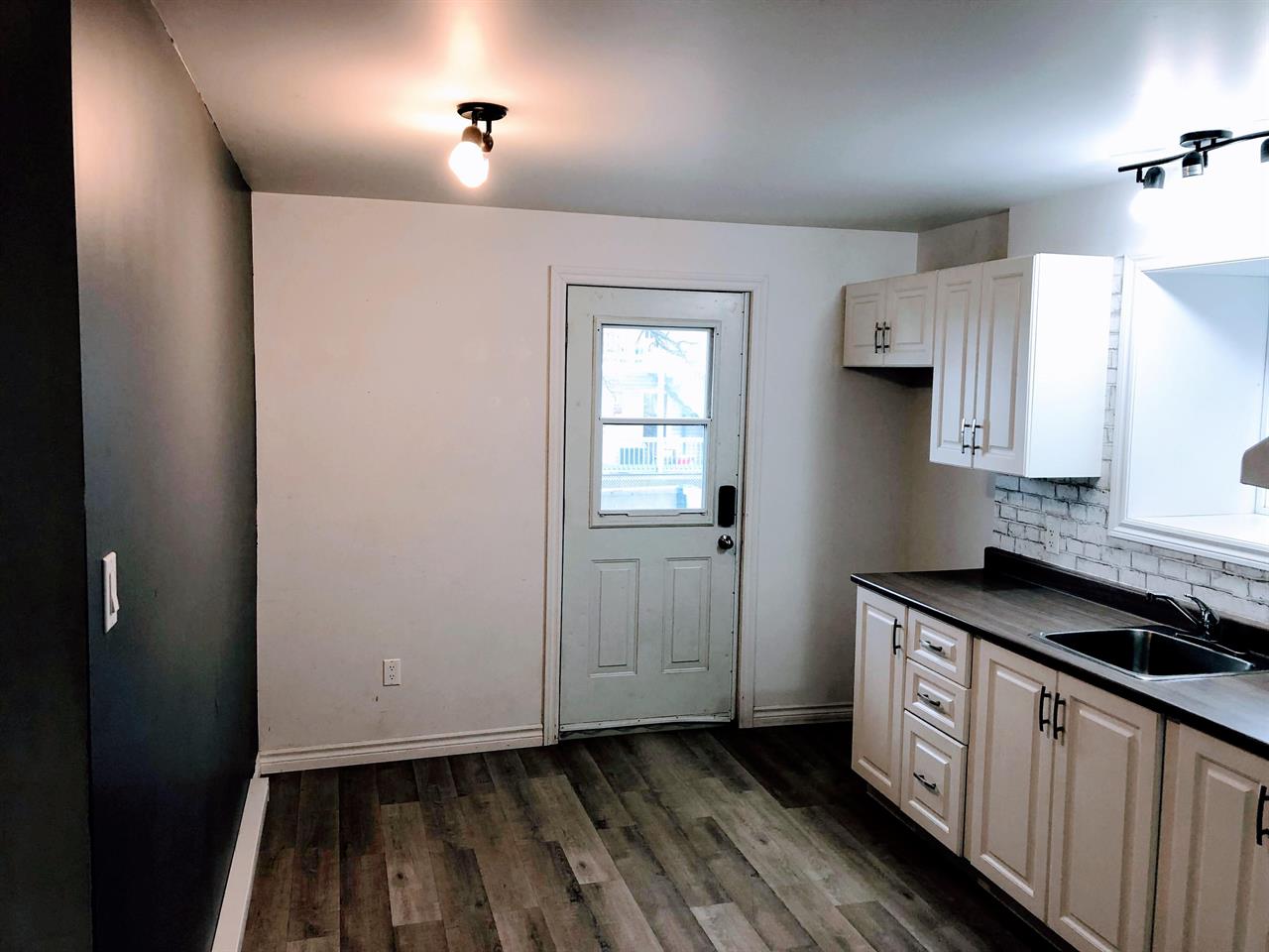 Immeuble - 866 à 882 Short Beau 3 ½ à Louer | 3216005