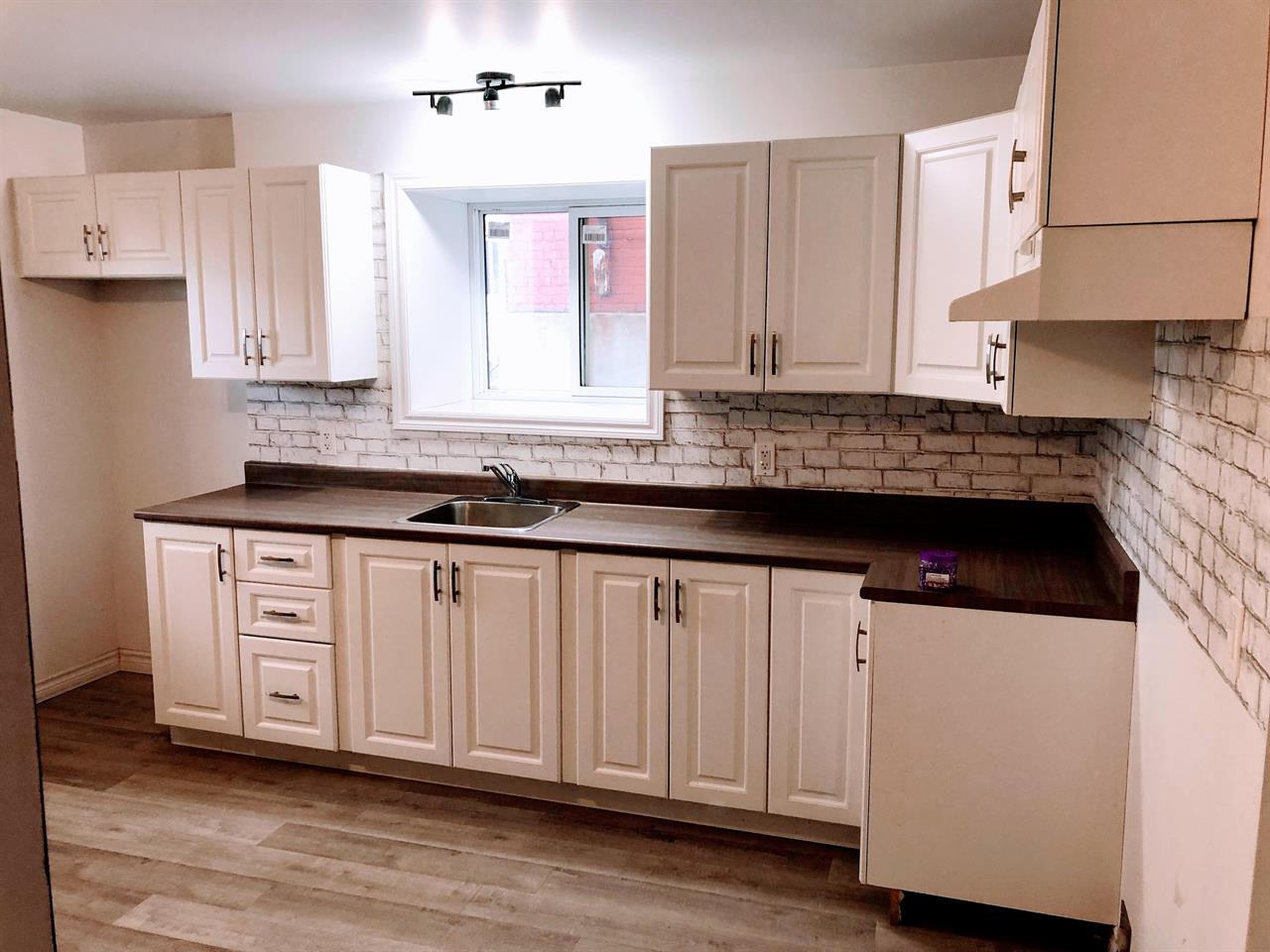 Immeuble - 866 à 882 Short Beau 3 ½ à Louer | 3216005