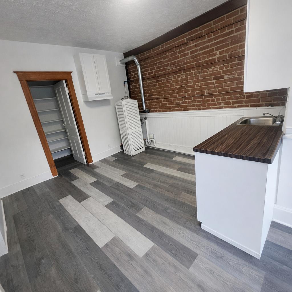 Immeuble - 842 à 860 Short 3 ½ à Louer - Près De L’université Et Du Centre-ville De Sherbrooke | 3216010