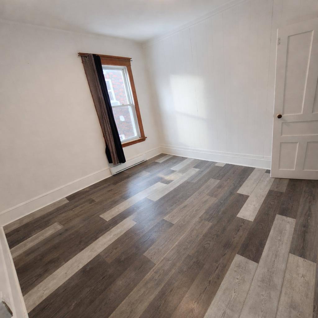 Immeuble - 842 à 860 Short 3 ½ à Louer - Près De L’université Et Du Centre-ville De Sherbrooke | 3216010