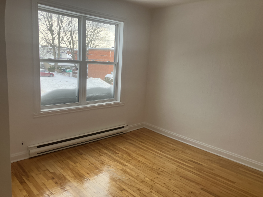 119 7 Ave App. 02 Sherbrooke | 3216037