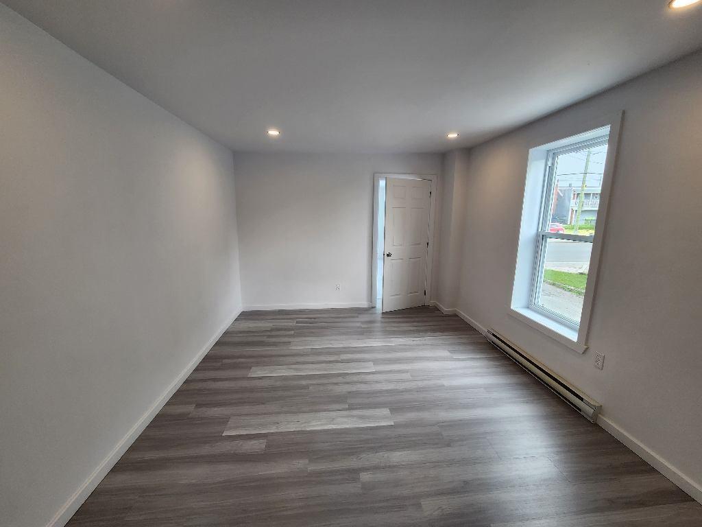 3 ½ rénové tout inclus – Centre-ville Valleyfield – 1er étage | 3216089