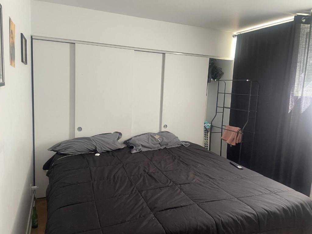 Beau 4 ½ à louer par mois. 2 chambres fermées Salon spacieux Cuisine fonctionnelle Salle de bain complète Appartement propre et bien entretenu, idéal | 3216101