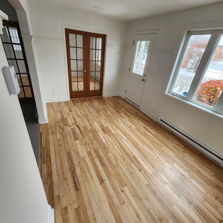 4 1/2 rénové avec cours, Laval, Sainte-Dorothée | 3216112