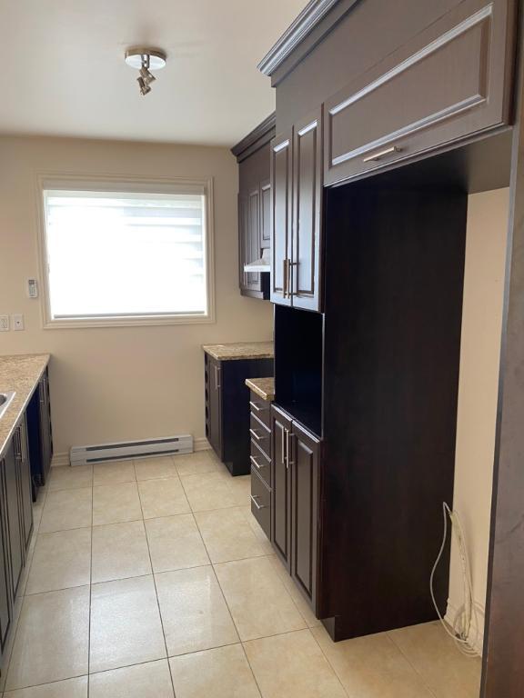 4.5 A LAVAL TRÈS TRANQUILLE CONSTRUCTION SUPÉRIEURE ASCENSEUR | 3216113