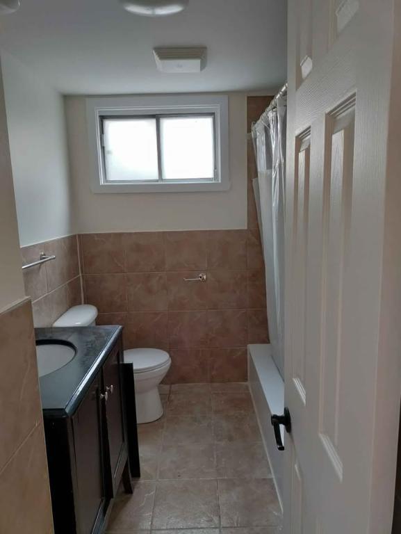 Libre 1er juillet Grand lumineux 5.5 dans Haut Triplex rénové + Climatisé, à 5 mn Dix30 | 3216114