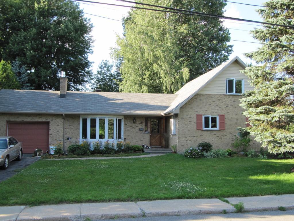 Maison 4 chambres - Piscine - St-Jean-sur-Richelieu / Iberville | 3216120