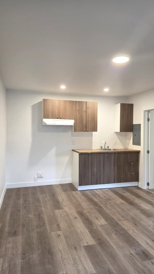 3.5 TRÈS GRAND - DISPONIBLE | 3216138