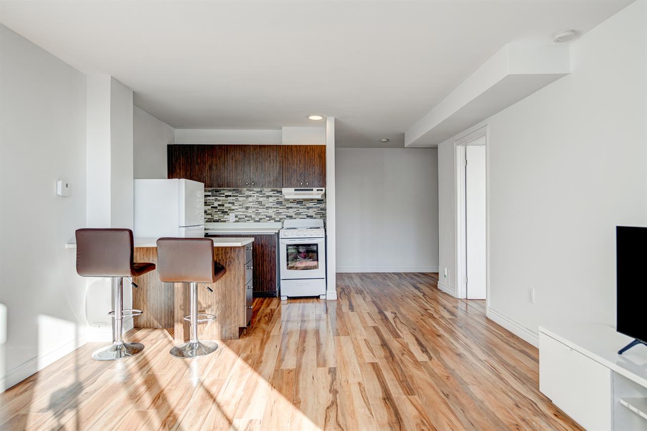 1 Month Free – Studio Available Now – $250 Gift Card – $895 – 1st Floor - 3777 ST-URBAIN, Montréal | 3216213