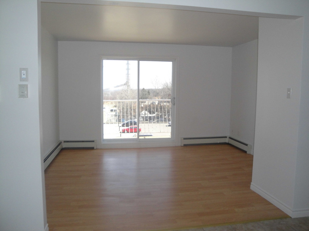 BEAU 4 1/2 | CHAUFFAGE & EAU CHAUDE | 3216281