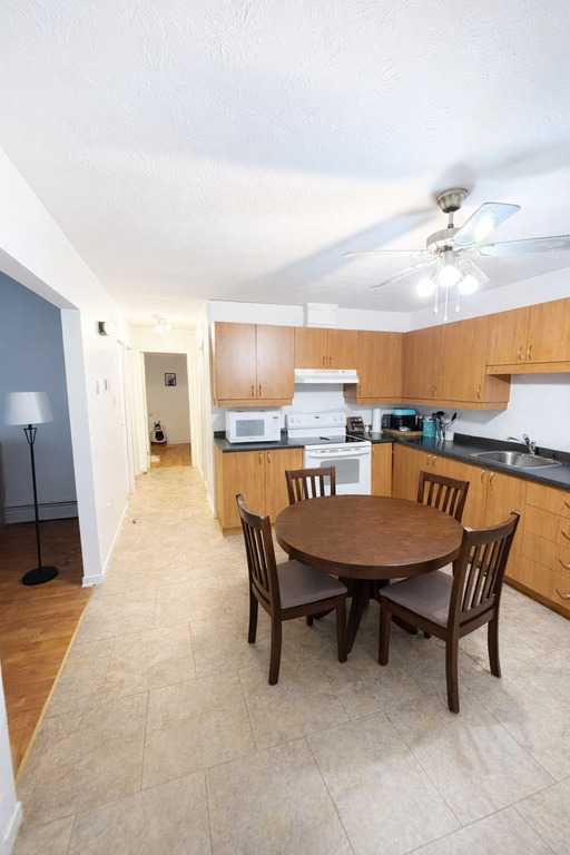 BEAU 4 1/2 |CHAUFFAGE-EAU CHAUDE INCLUS | 3216283