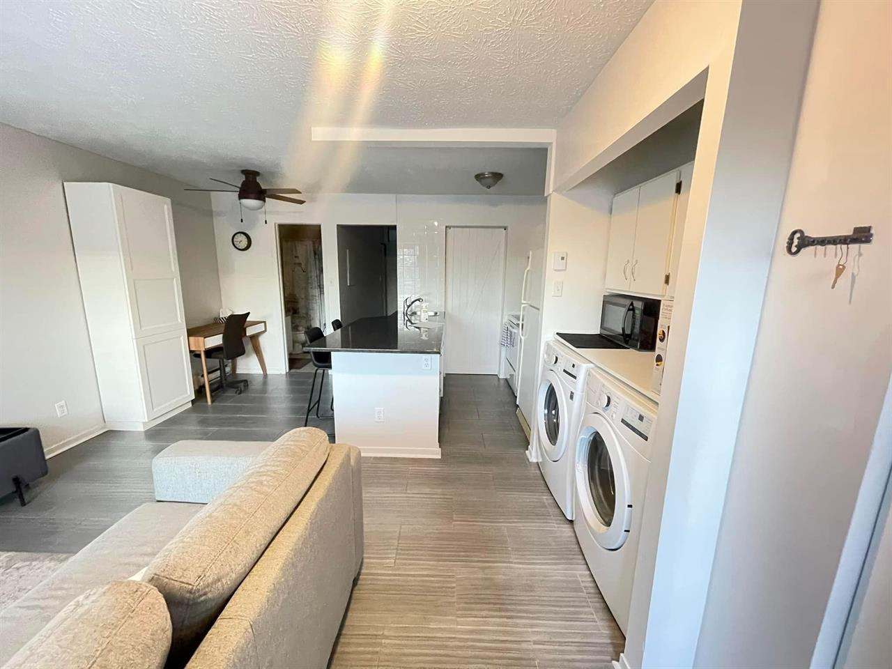 Immeuble - 525-533 Rue Cliff 3 1/2 Meublé à Louer | 3216286