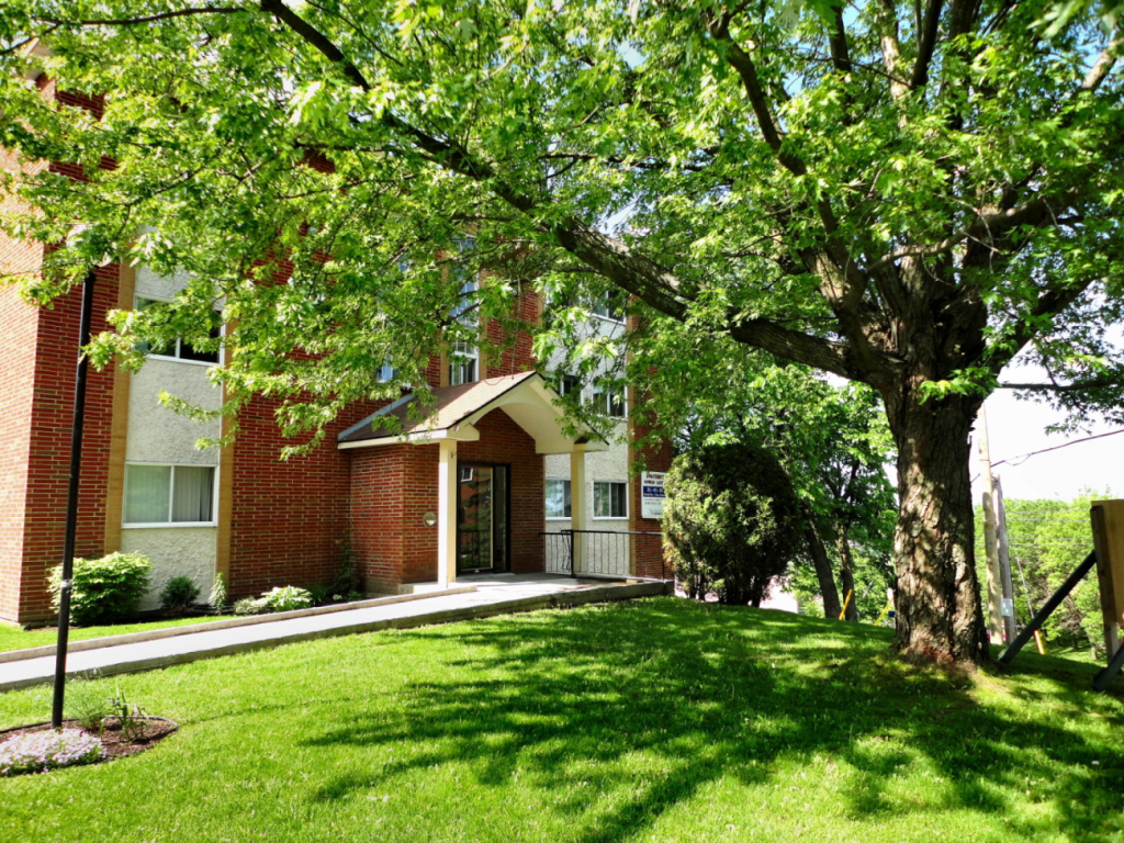 GRAND 3½| CHAUFFAGE ET EAU CHAUDE INCLUS | 3216484