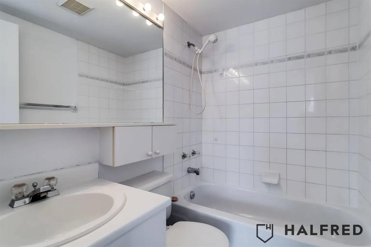 27 Rue Du Sommet (Hull) Très Beau Studio | 3216506