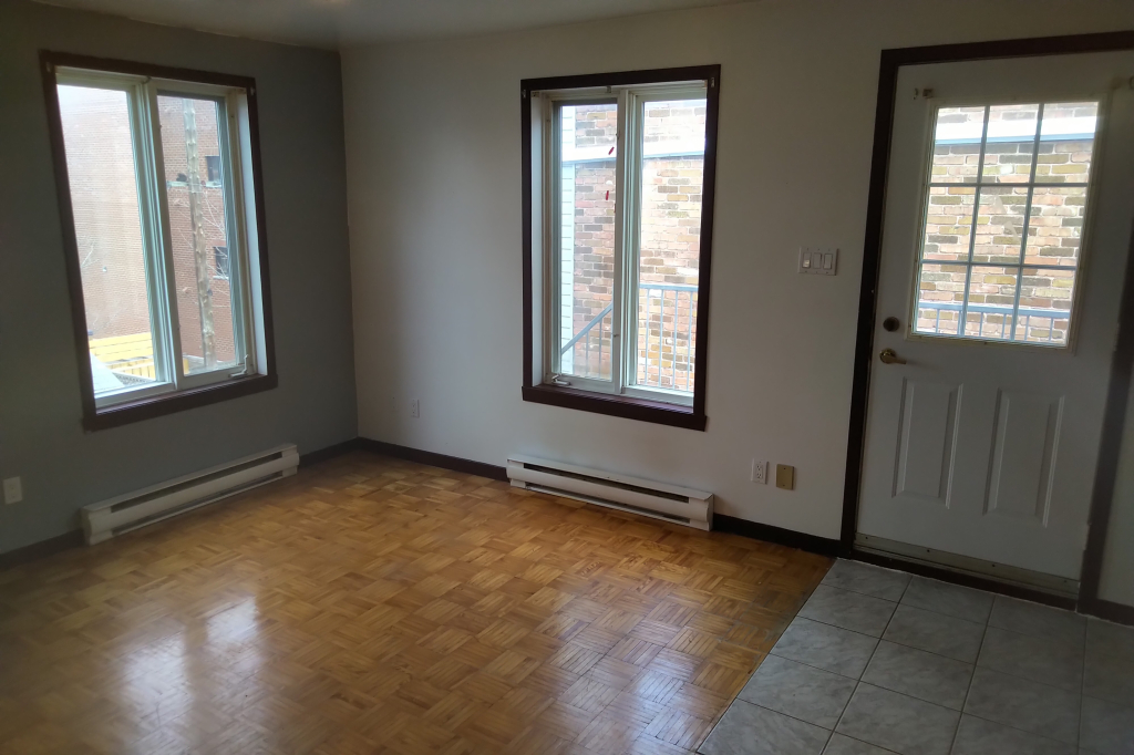 GRAND 3 & ½, TRÈS FENESTRÉ | 3216507