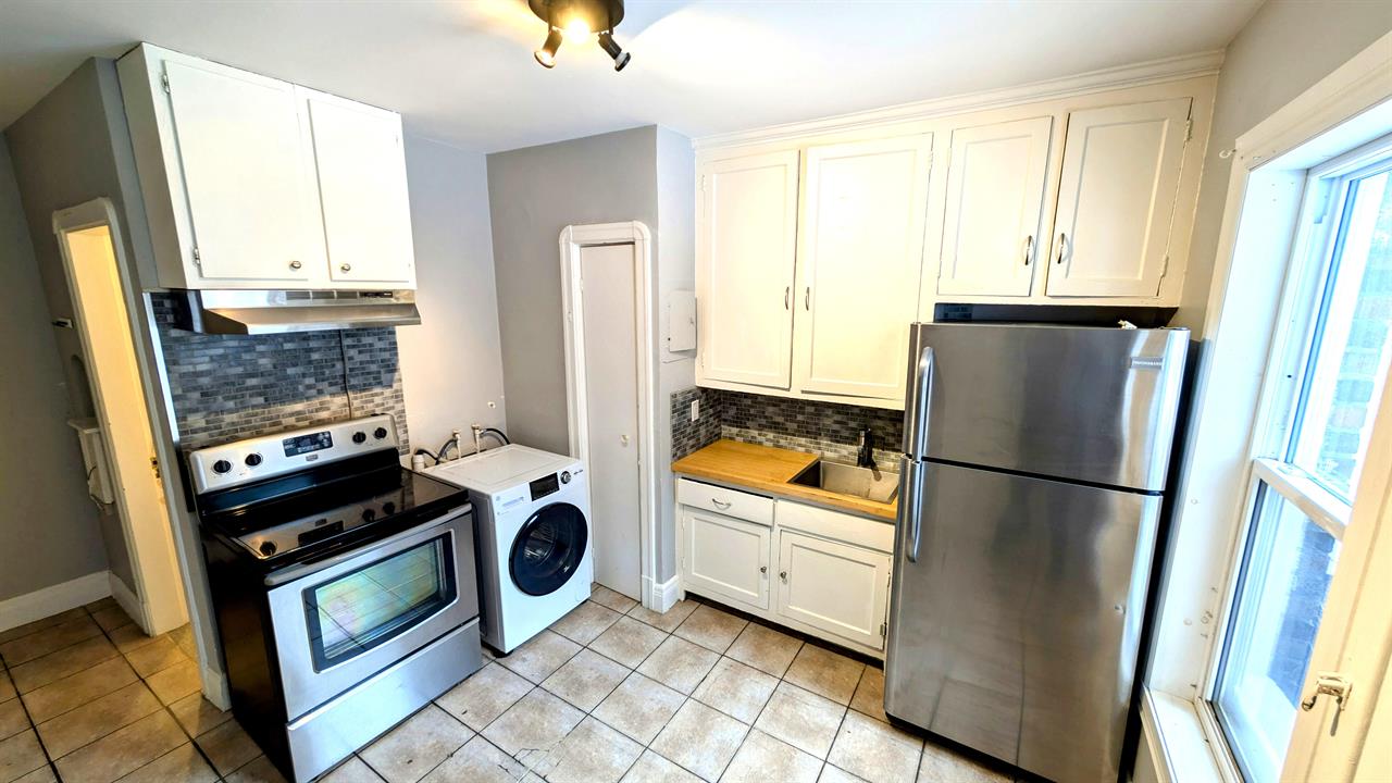 Immeuble - 866 à 882 Short Très Joli 4 1/2 Au Centre Ville De Sherbrooke. | 3216525