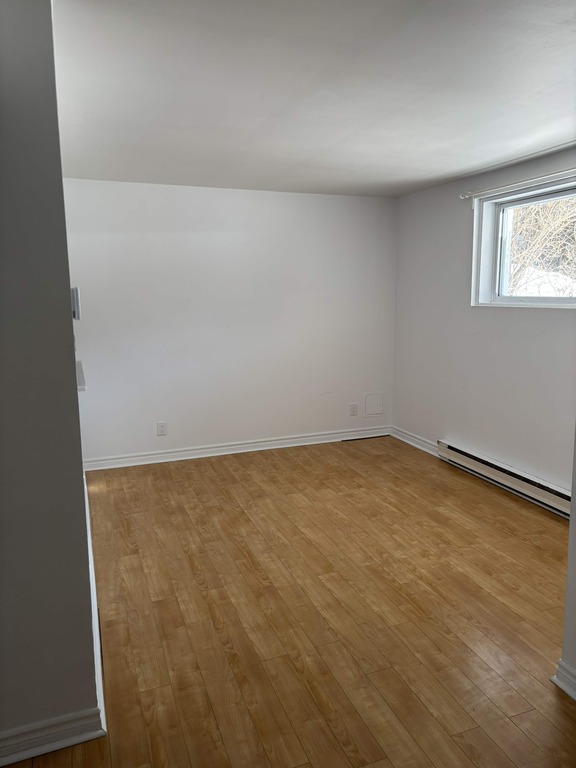 4 1/2, Disponible Le 1e Mars | 3216586