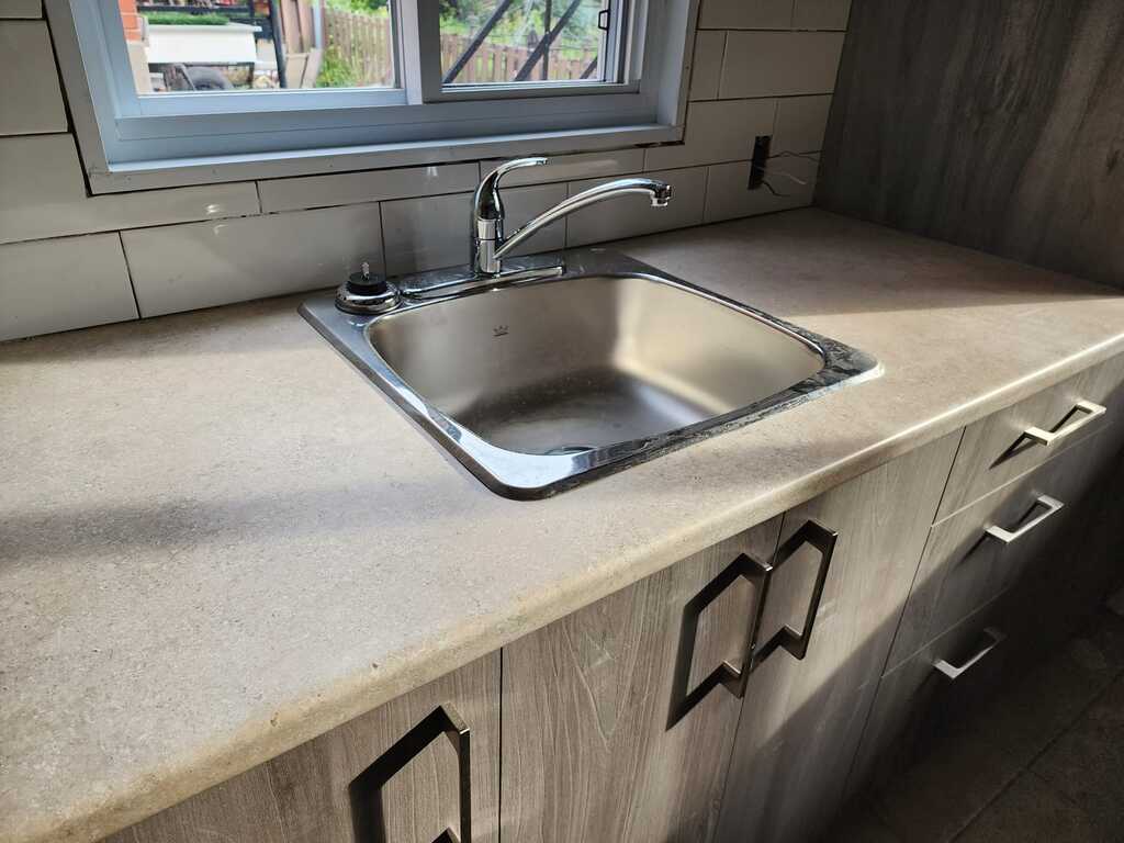 Charmant 3 1/2 Complètement Rénové | 3216599