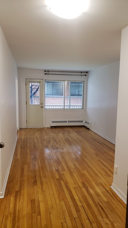 3 1/2 Rénové Chauffé/Eau Chaude | 3216606