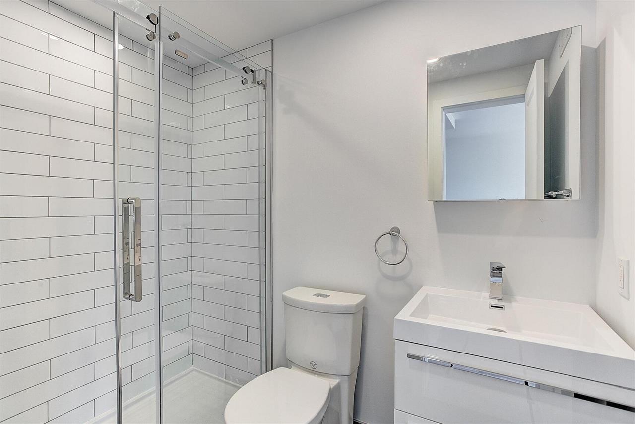 Half Basement Studio - 4530 Avenue Coloniale, Montréal | 3216629