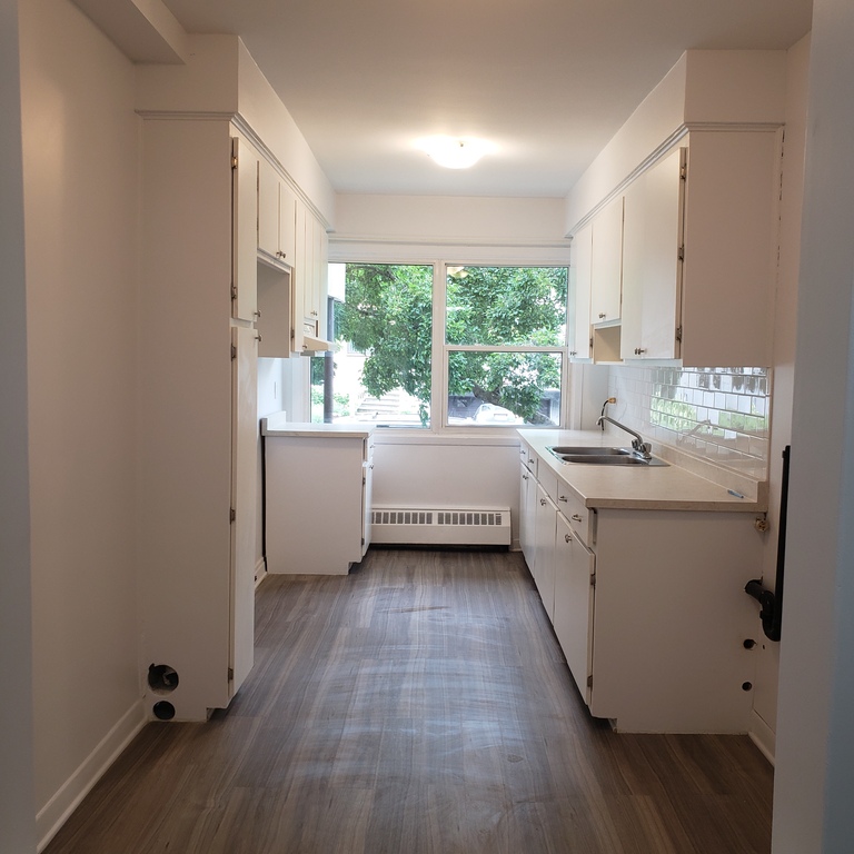 3 1/2 Rénové Chauffé/Eau Chaude/Entrée L | 3216636