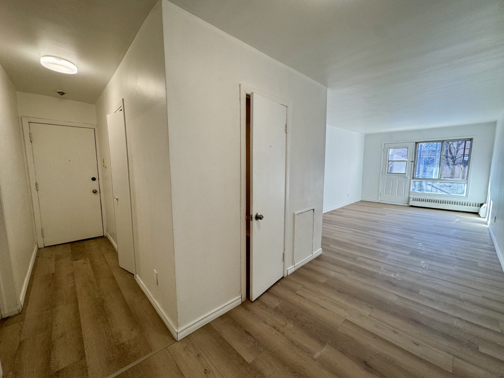 Ville-Marie/Plateau - Beau 3 1/2 Dispo | 3216716