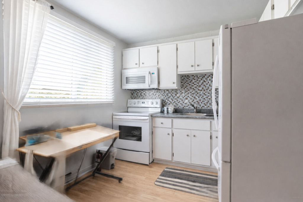 4 ½ LIBRE LE 1ER AVRIL ET 1ER JUILLET | 3216734