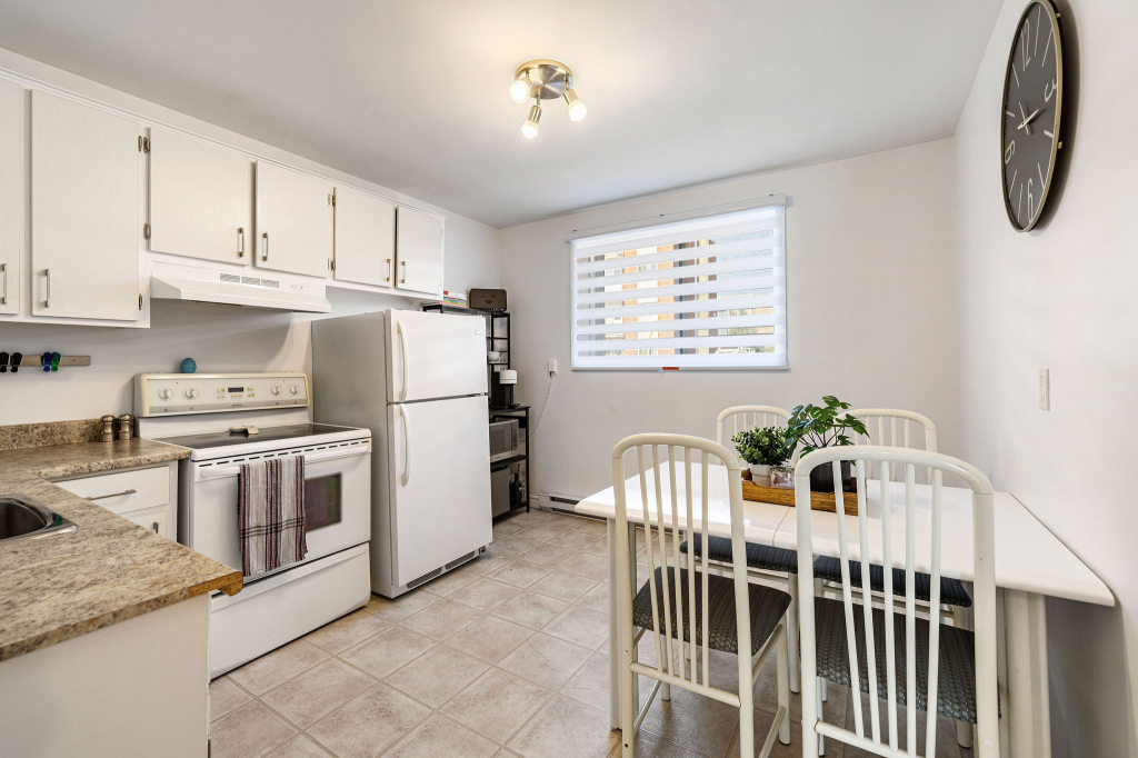 5 ½ Available — Near River & Marina | 3216765