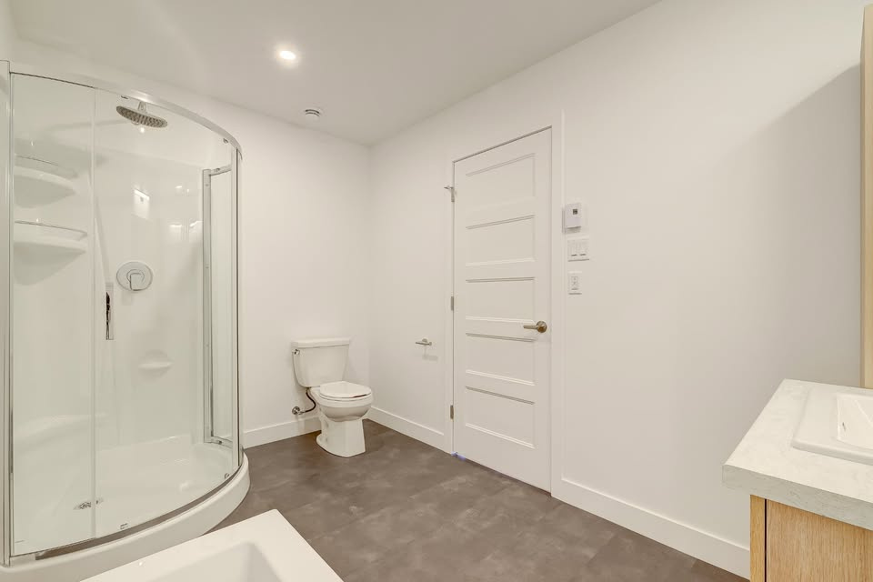 Très Grand 3 1/2 à Louer | 3216807