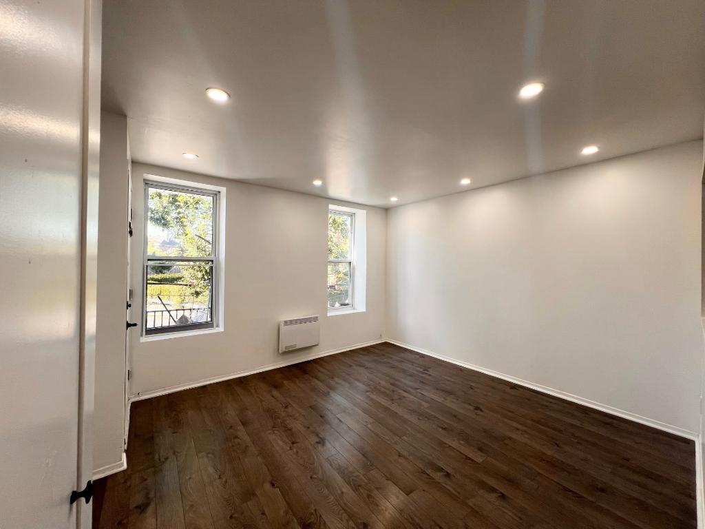 Beau 4 ½ rénové en face du métro LaSalle, Verdun | 3220375