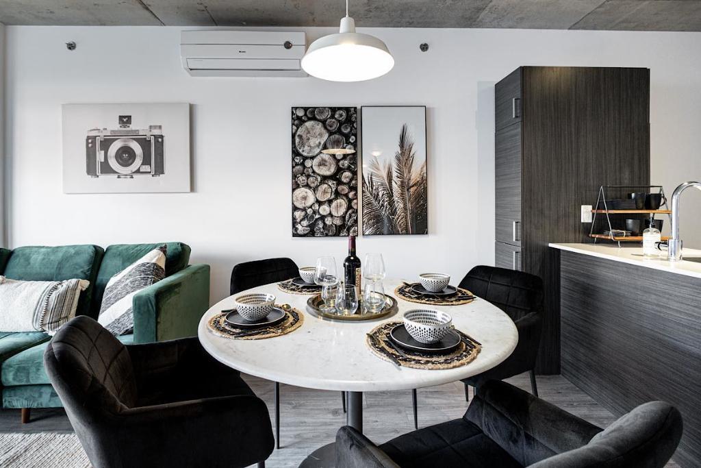 SPACIOUS 1 BED/ 1 BATH APARTMENT IN DOWNTOWN MONTREAL | 3216901