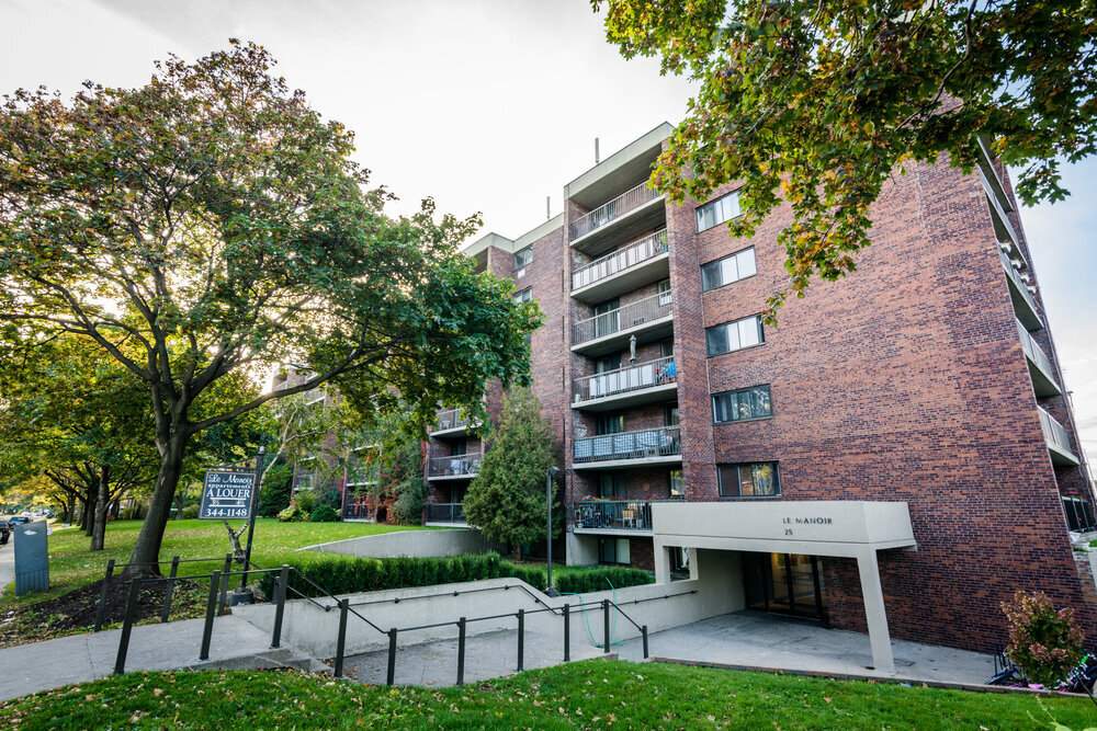 1 CH - 1 SDB - Town Of Mount Royal - $1,185 /mo | 3216922