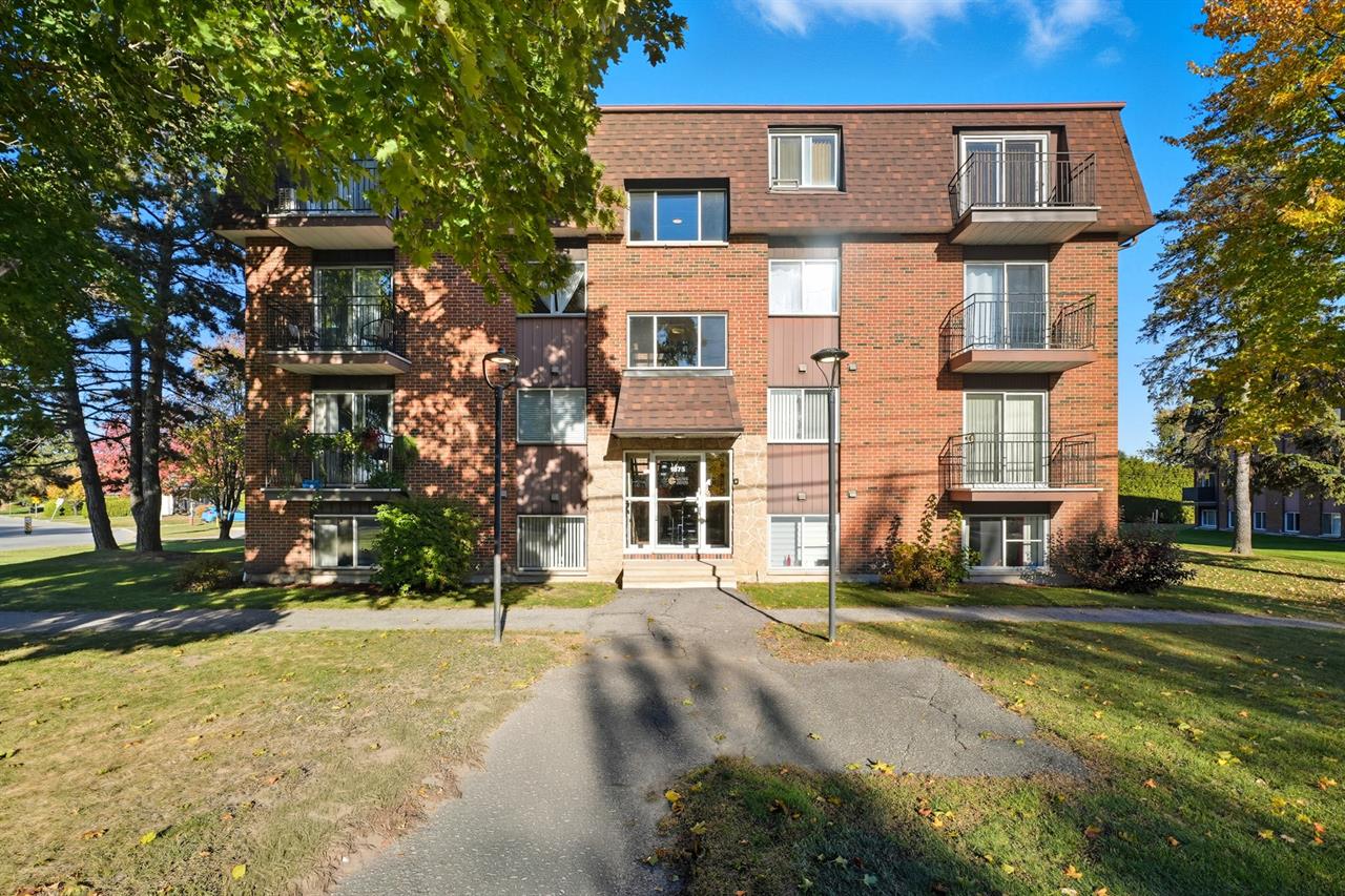 1875 Rue Saint Louis (Gatineau) Magnifique 2 Chambres (chauffé/éclairé) | 3216941