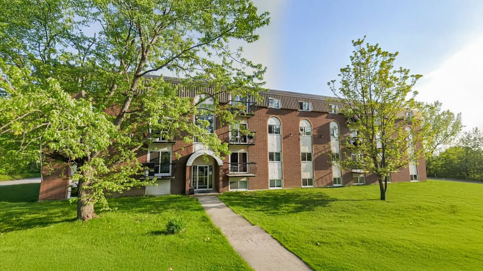 BEAU 4 ½|FLEURIMONT|INTERNET-EAU CHAUDE | 3216946