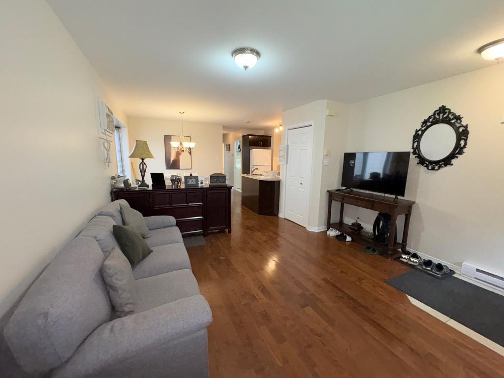 4½ a Ste-Dorothée placement stratégique. | 3216988