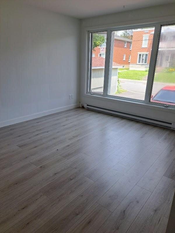 Immeuble - 250 Codère / 251 Salaberry 4 ½ à Louer – Rénové Avec électroménagers | 3217208