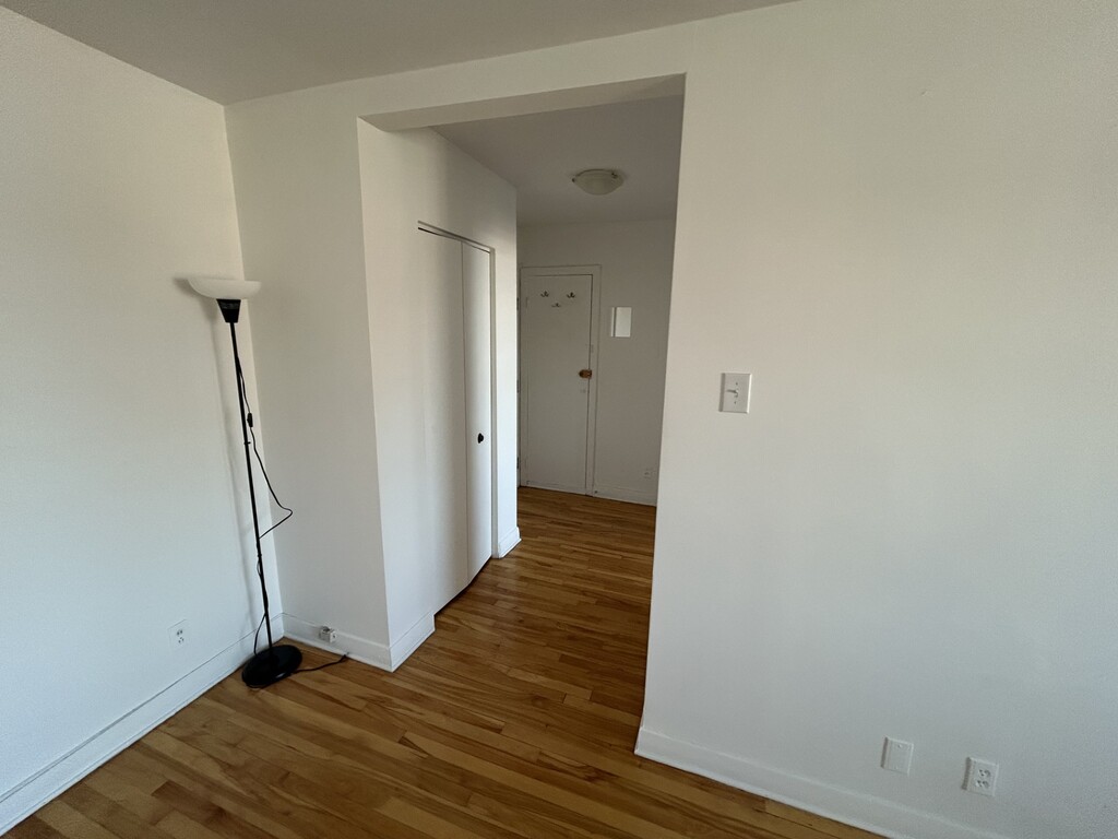 3 1/2 Côte Des Neiges-(tous-inclus)1250$ | 3217225