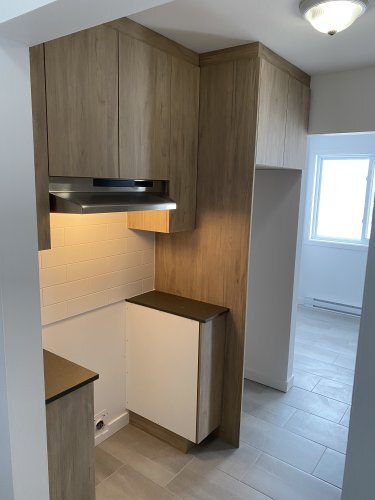 Grand 4 1/2 Lumineux Près De Tous Les Services | 3217282