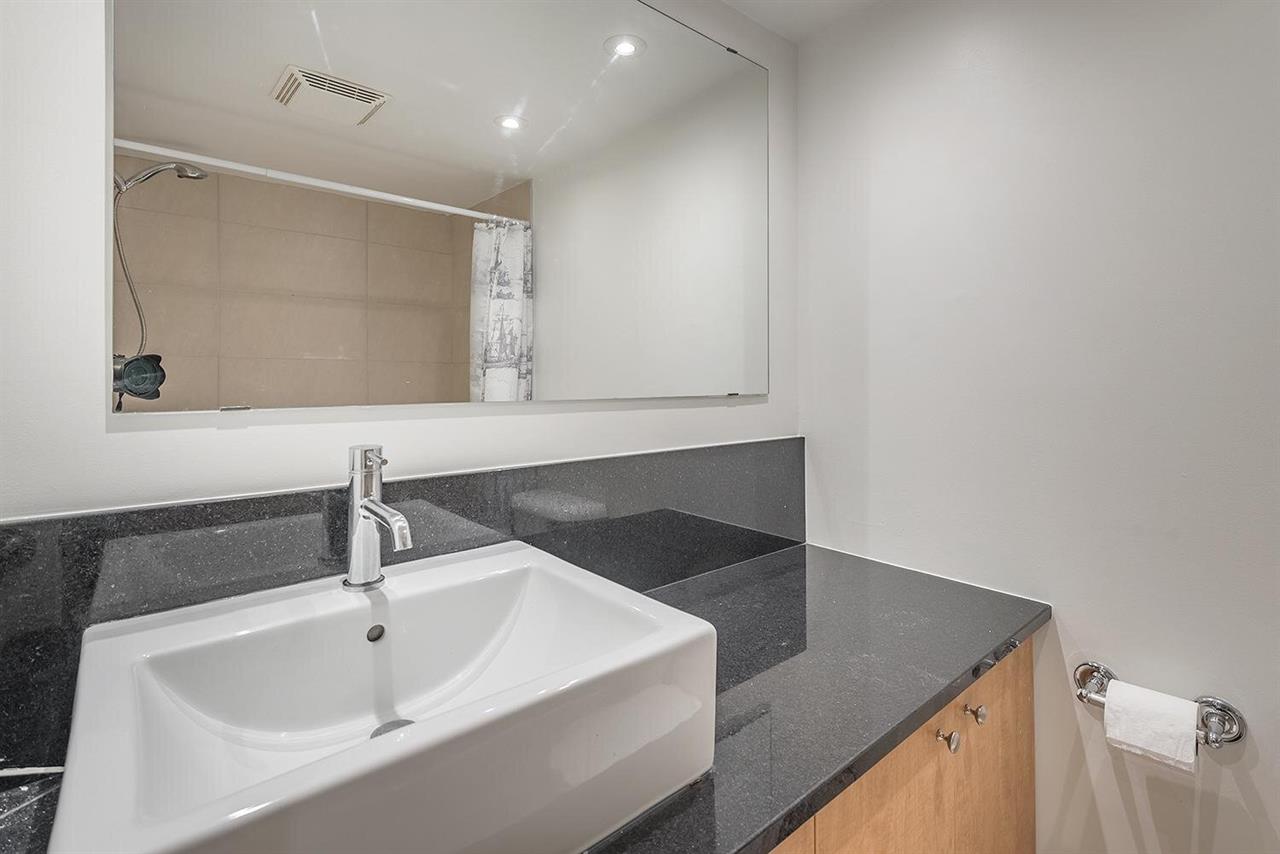 Studio - 2100 Rue Saint-Marc, Montréal | 3217289