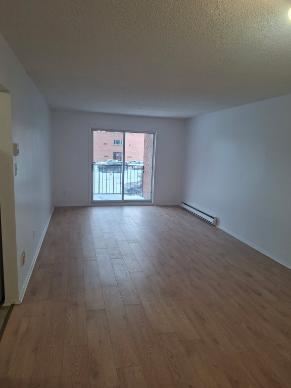 Jolie Deux Chambres En Avant Du Cegep | 3217313