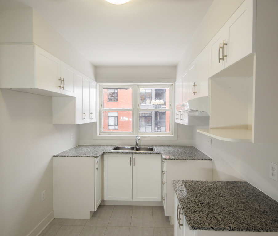 Lumineux, Spacieux 3 ½ Rue Masson App : | 3217380