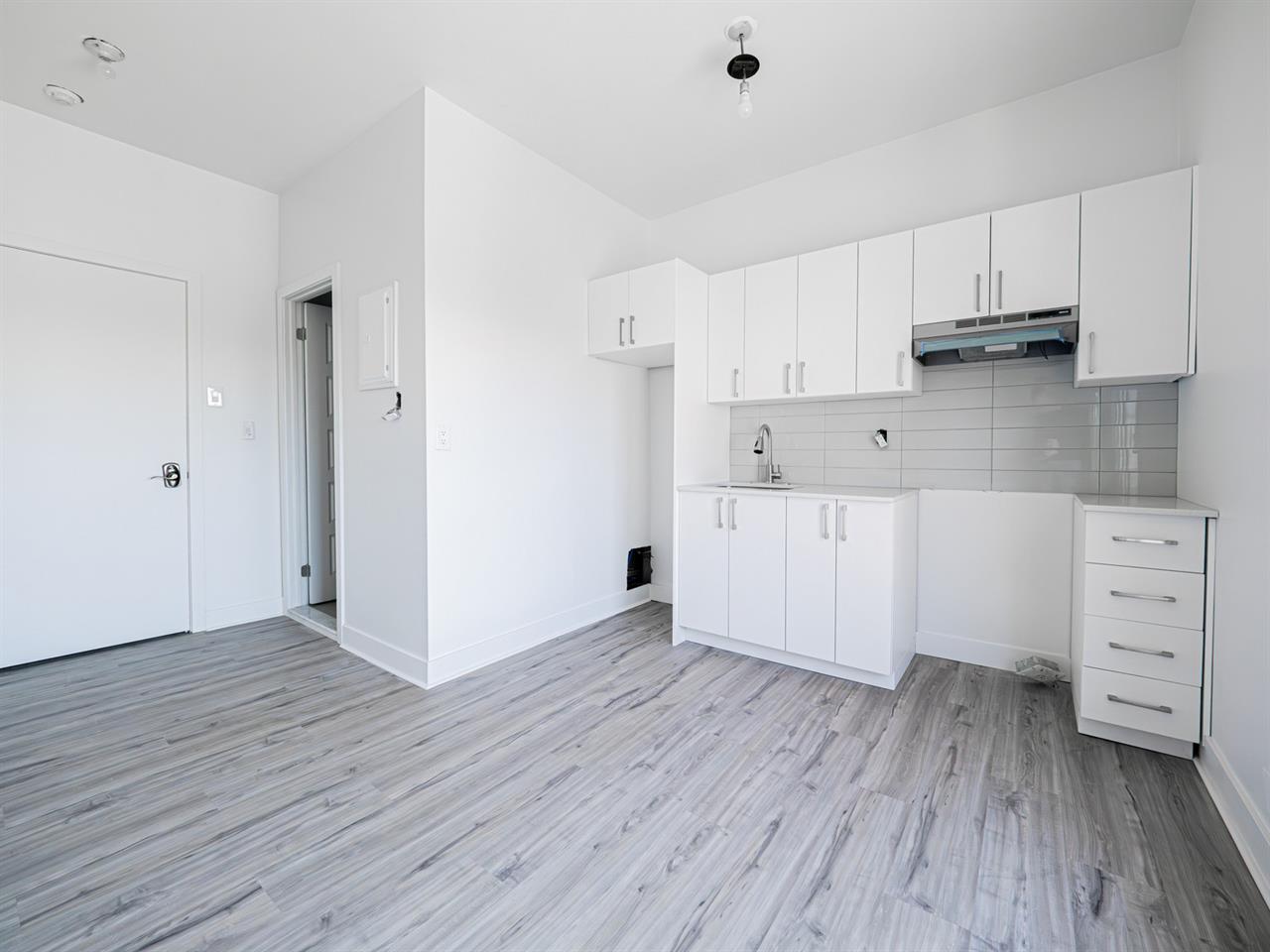 1 Bed, 1 Bath - 147 Boulevard Crémazie Ouest, Montréal | 3217501