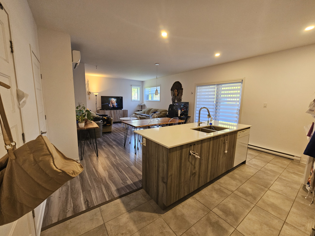 GRAND 4 ET DEMI , 1 NOVEMBRE , 1300$ | 3217525