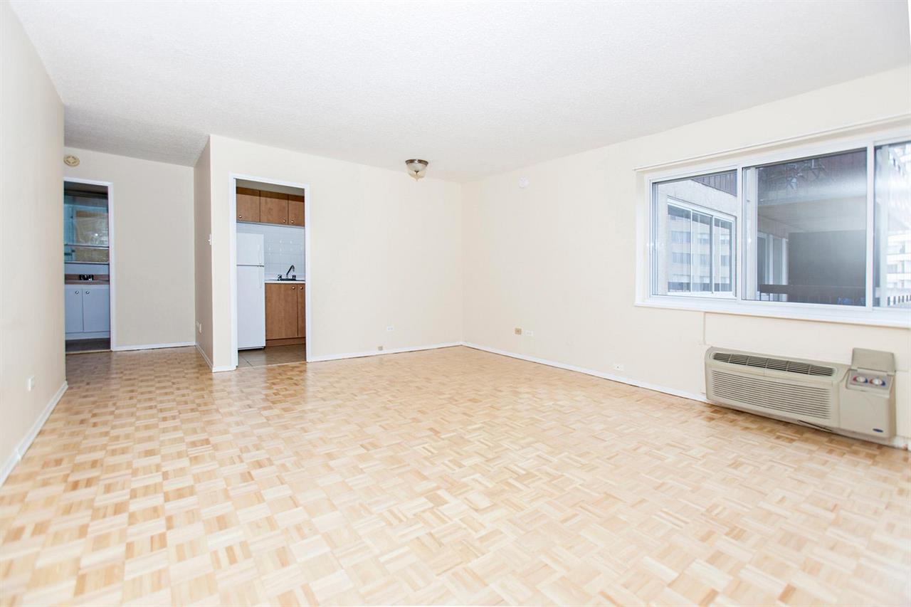 Studio - 3488 Chemin De La Côte-des-Neiges, Montréal | 3217540