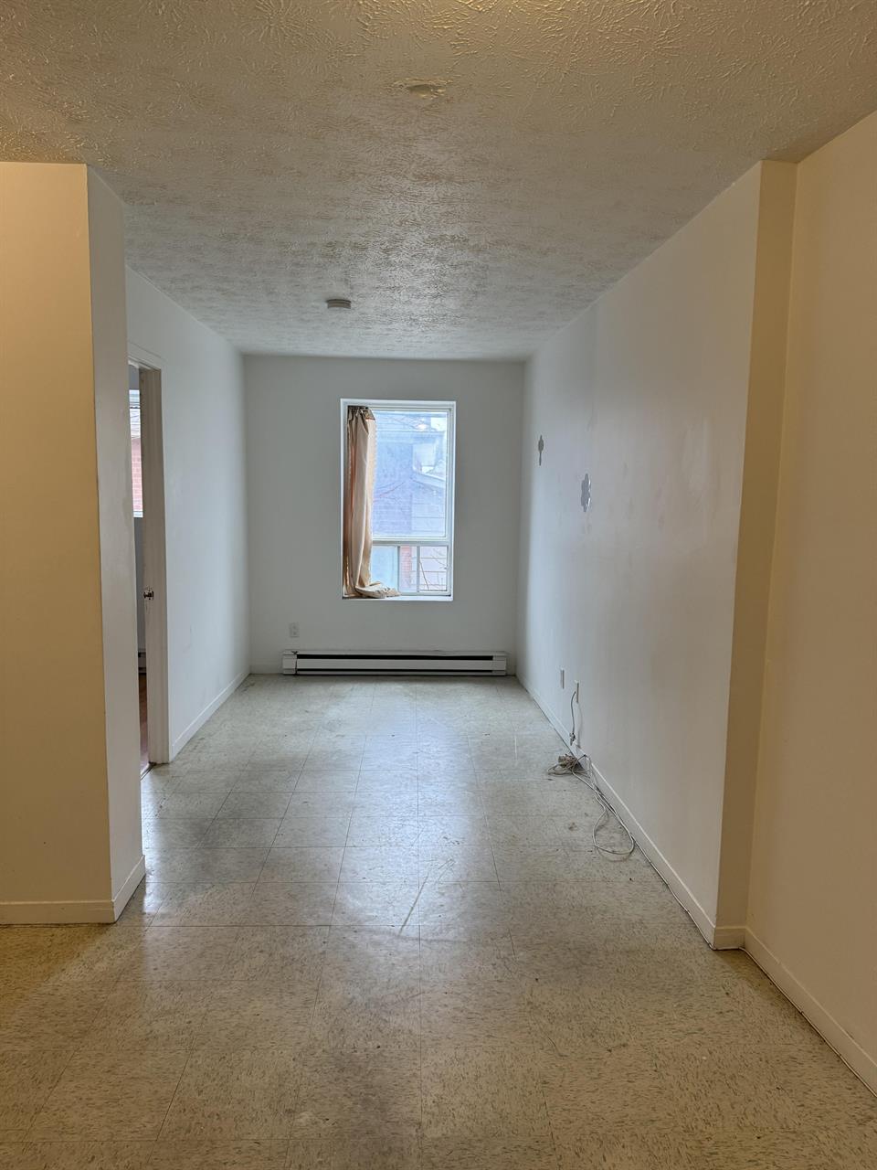 Immeuble - 103-105 King Est Joli Logement Au Coeur Du Centre Ville De Sherbrooke | 3217597