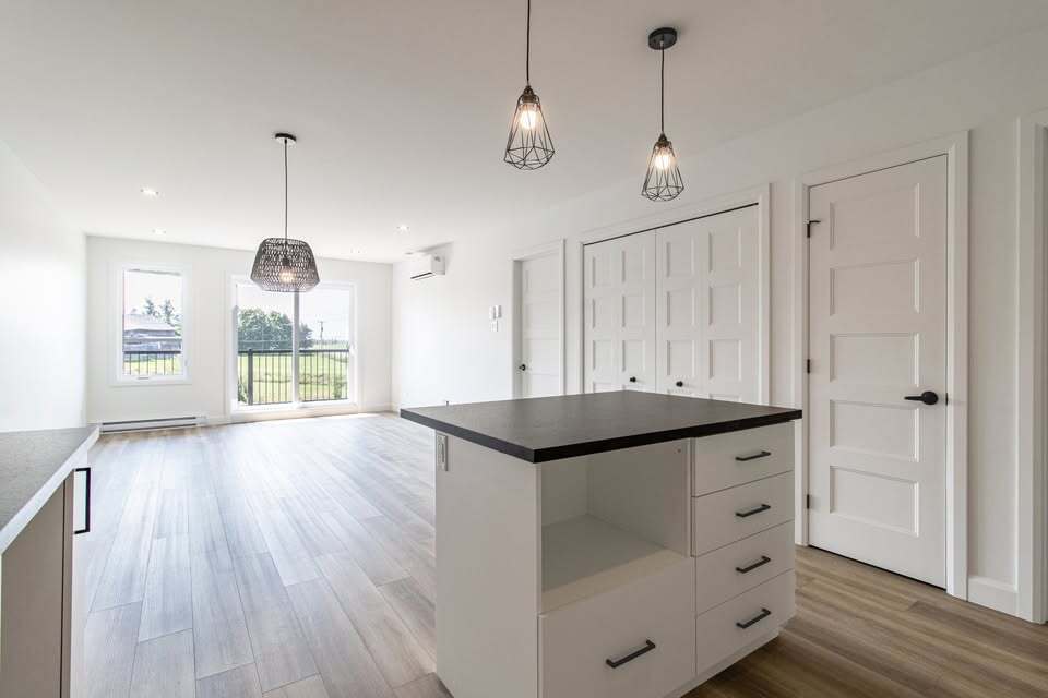 Superbe 4½ Et 4½ + | 3220484