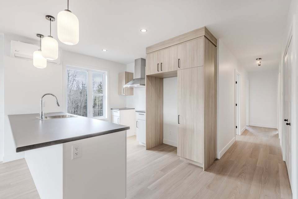 Magnifiques Unités De 5 1/2 Disponibles | 3220488