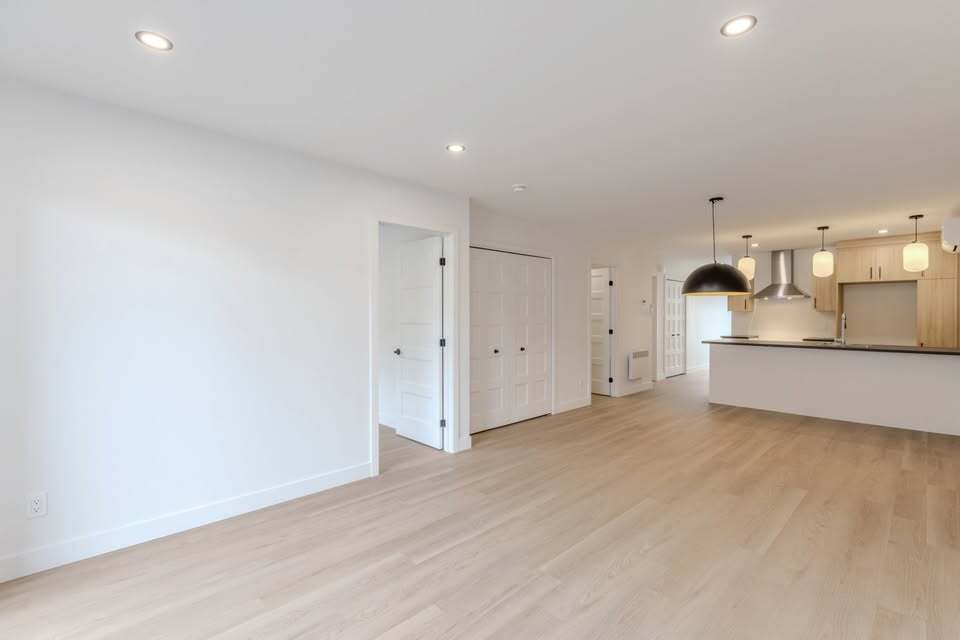 Magnifiques Unités Neuves De 5 1/2 | 3220489